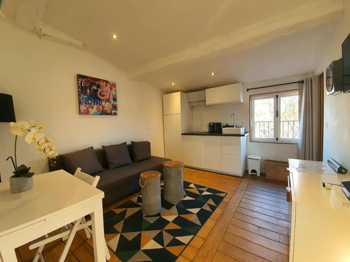 Freshly Tastefully Renovated Apartments In Heart Of Old Антиб Экстерьер фото