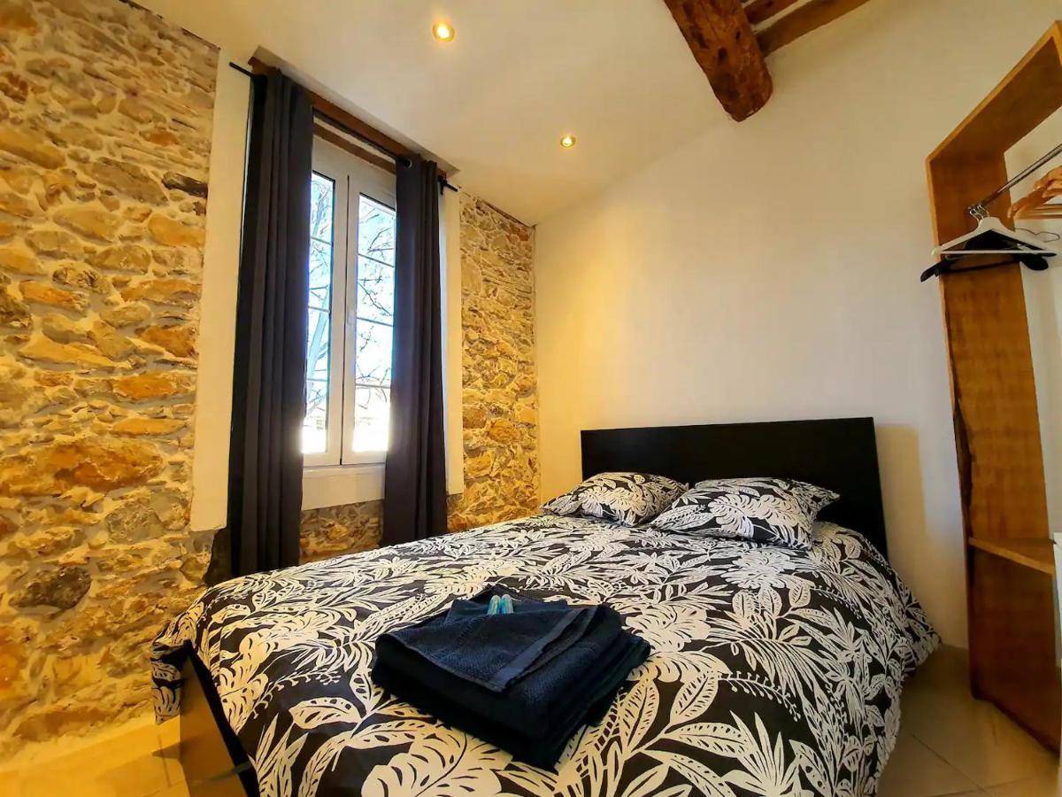 Freshly Tastefully Renovated Apartments In Heart Of Old Антиб Экстерьер фото