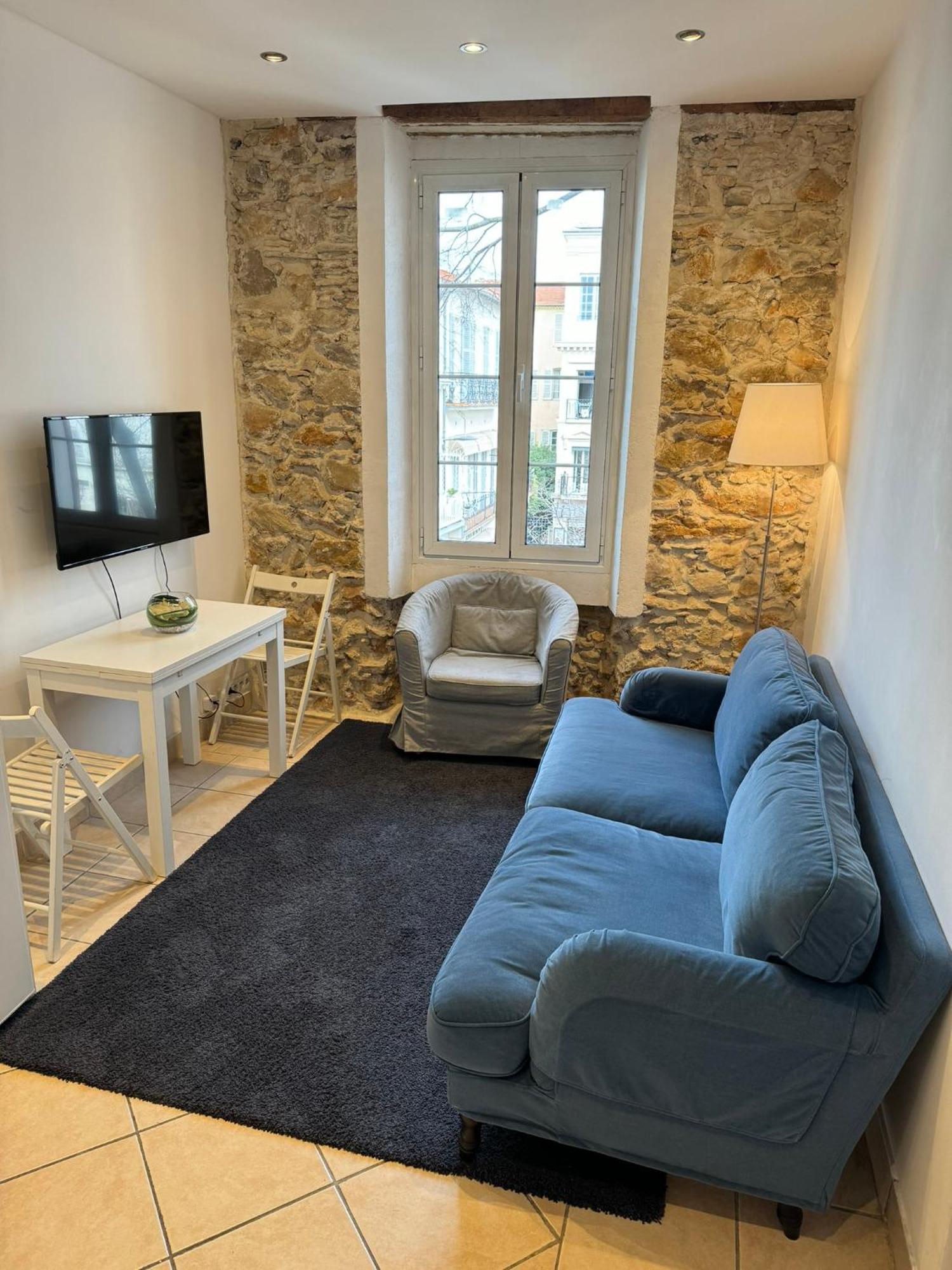 Freshly Tastefully Renovated Apartments In Heart Of Old Антиб Экстерьер фото